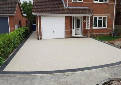 Professional-Resin-Bound-in-Mansfield.jpg